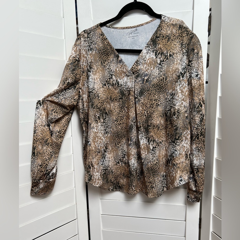 TOP by JACLYN SMITH SIZE XL ANIMAL PRINT NEW WITH TAGS